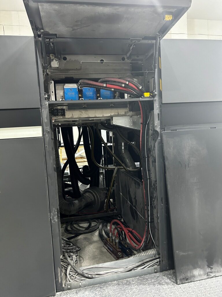 The pictures show E4C being installed on a Heidelberg CX102.