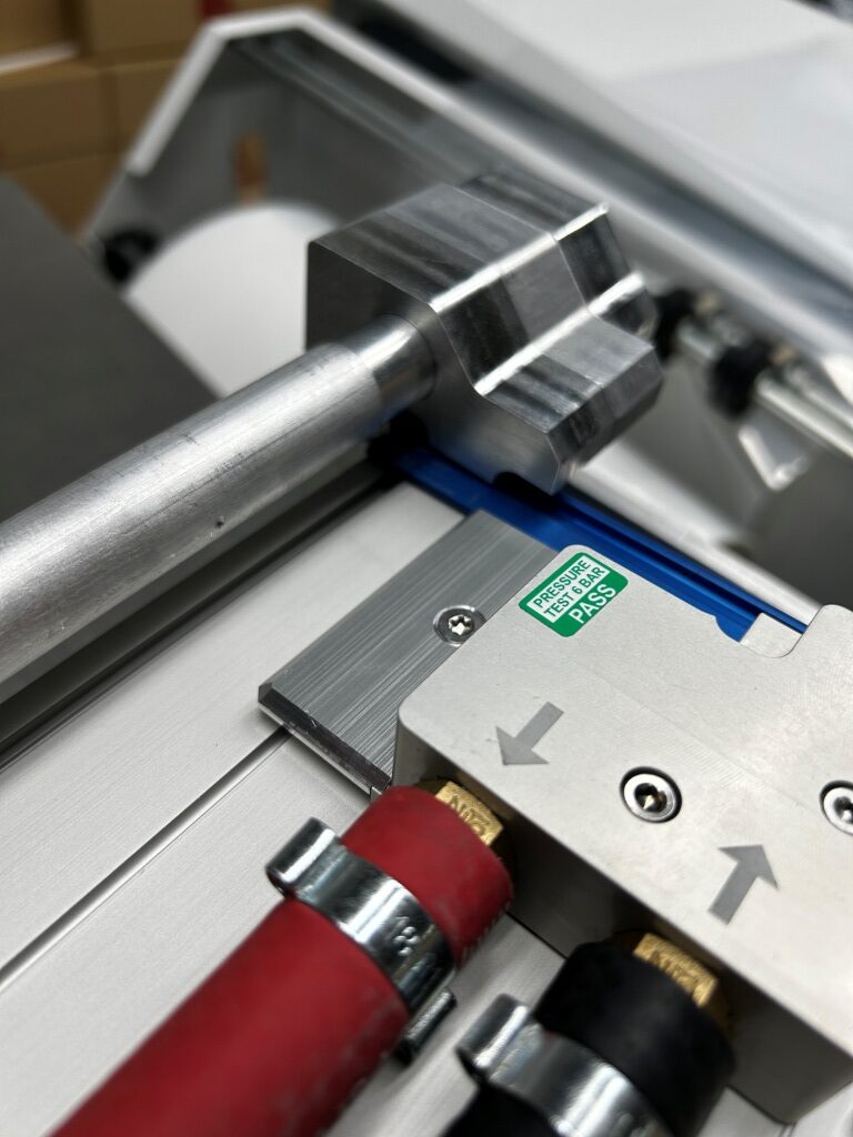 This Spanish customer installed E4C UV curing systems on their Manroland R700.