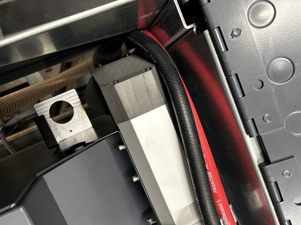 This Spanish customer installed E4C UV curing systems on their Manroland R700.