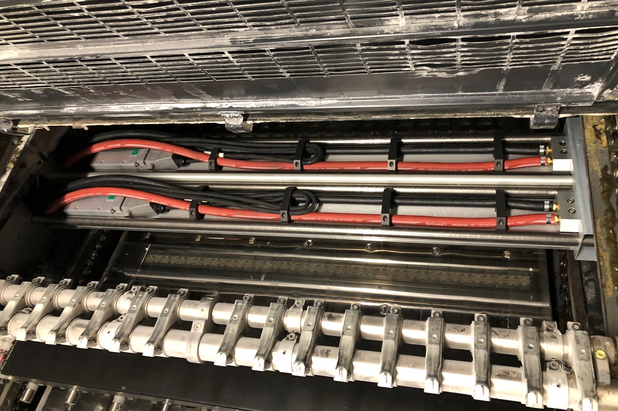 Empress’s 6-colour Heidelberg CD102 has been retrofitted with a GEW LeoLED UV curing system installed in the press delivery.