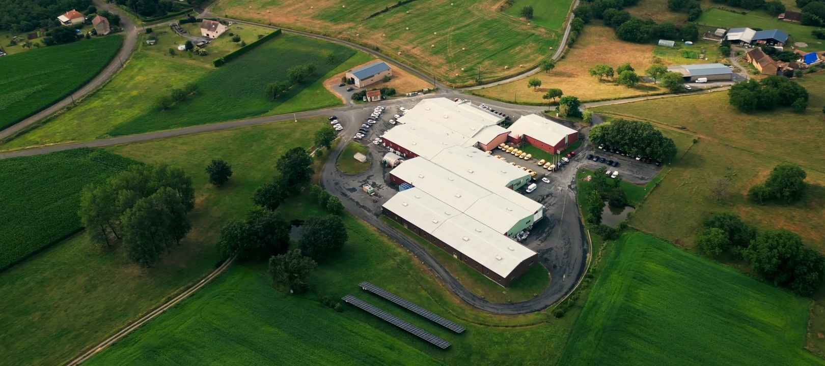 Nestled in tranquil countryside in the Dordogne, Imprimerie de L’Eperon is a hive of industry.