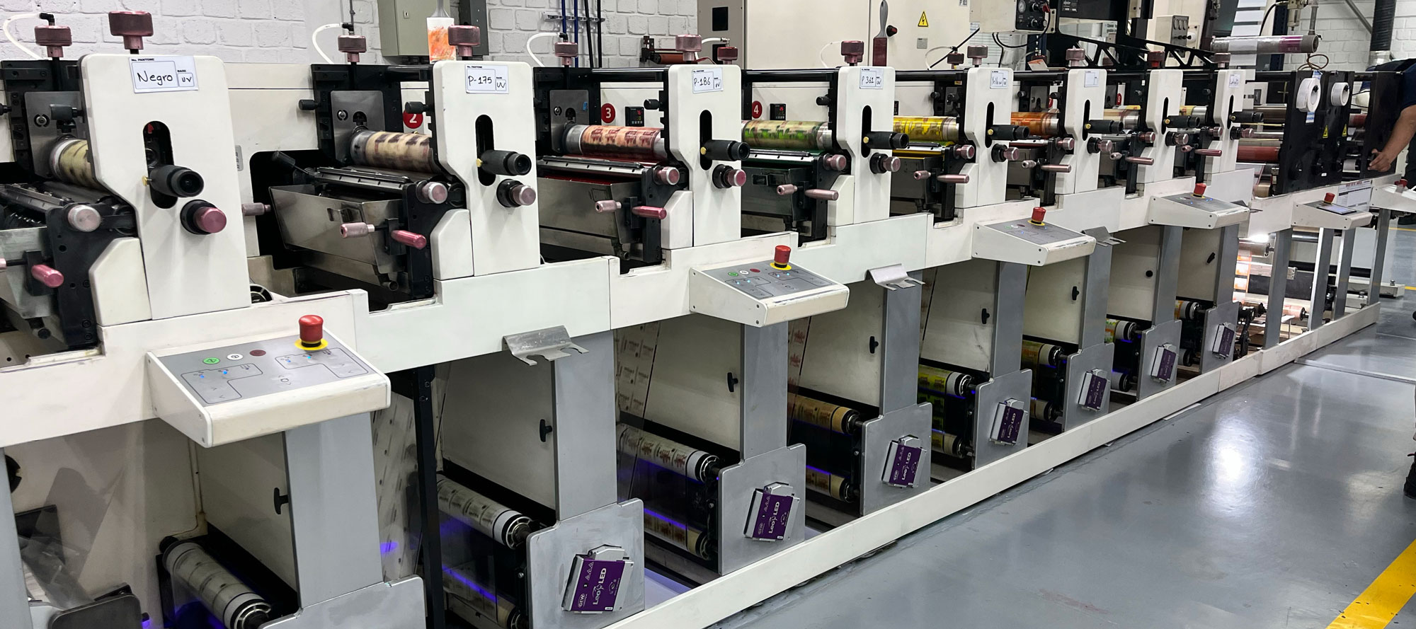 Shrink sleeve supplier turns to LeoLED