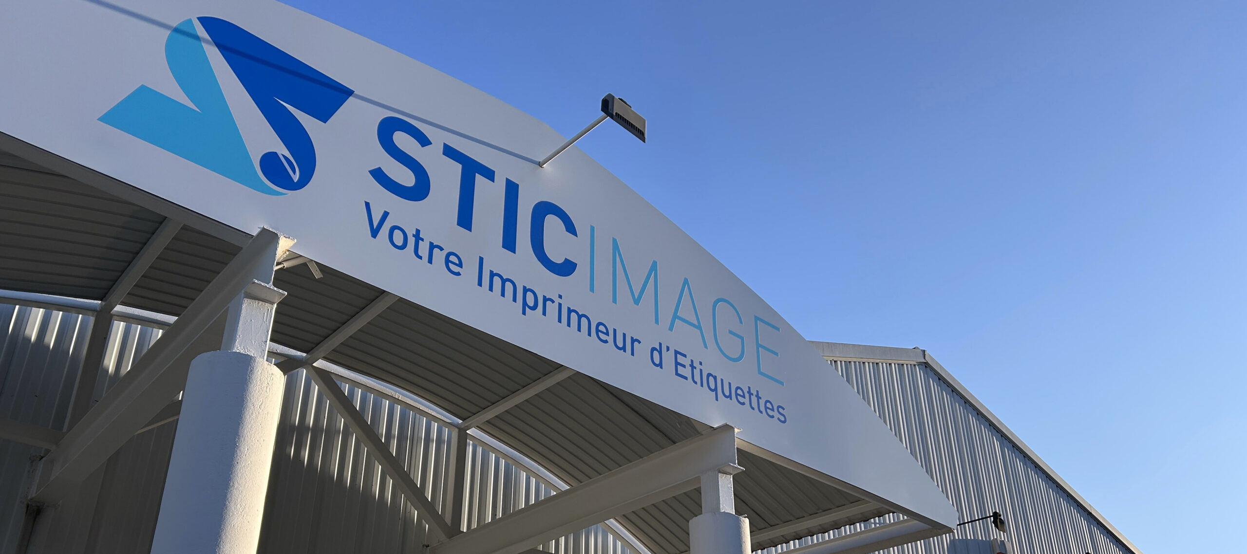Stic Image is unusually located for a label printing works, situated in a residential area close to the heart of the city of Lyon, France.