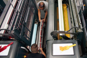The UV lampheads can easily be interchanged between print stations, for complete production flexibility.